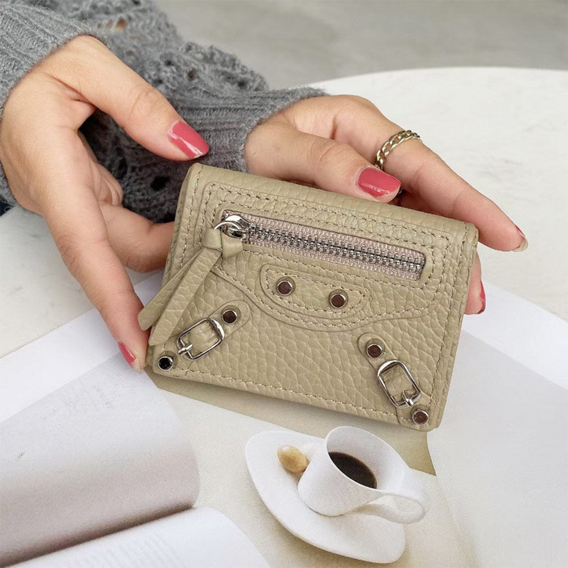 女性向けトップグレインレザー 三つ折り財布