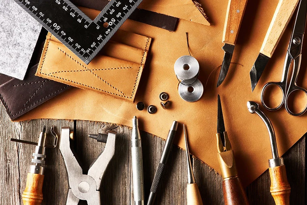 Working with Leather - Leather Types, Basic Techniques and Tools