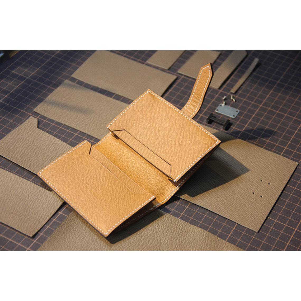 Bearn Card Holder Epsom Wallet | How to Make a Leather Wallet - POPSEWING® Kits