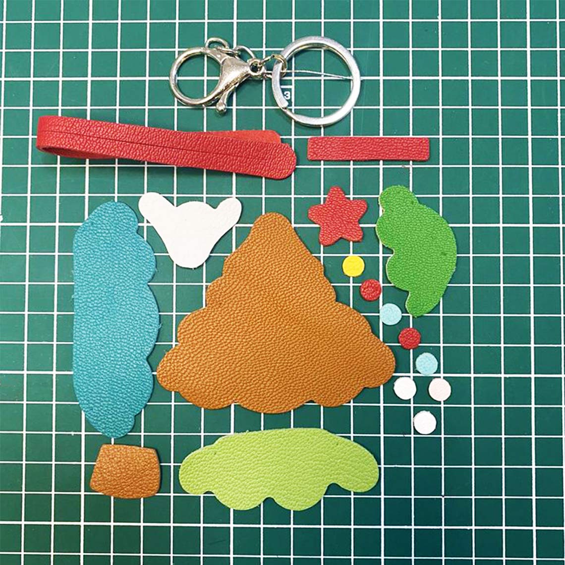 DIY Keychain Charm Leather Patterns | Christmas Keychains Gifts - POPSEWING®