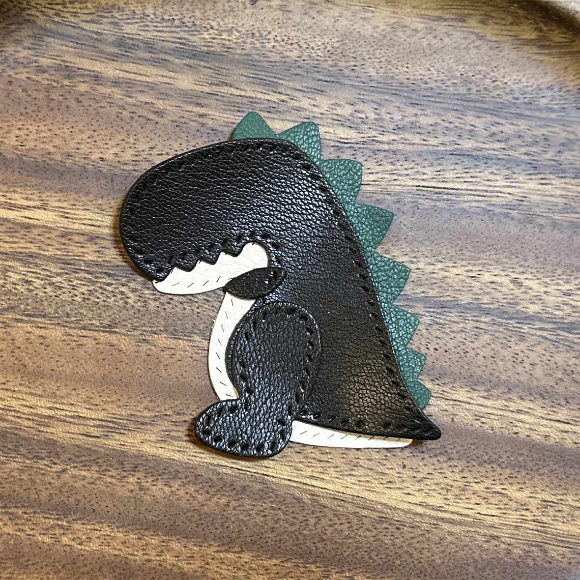 Black and green dinosaur keychain DIY leather kit | Beginner leather patterns - POPSEWING®