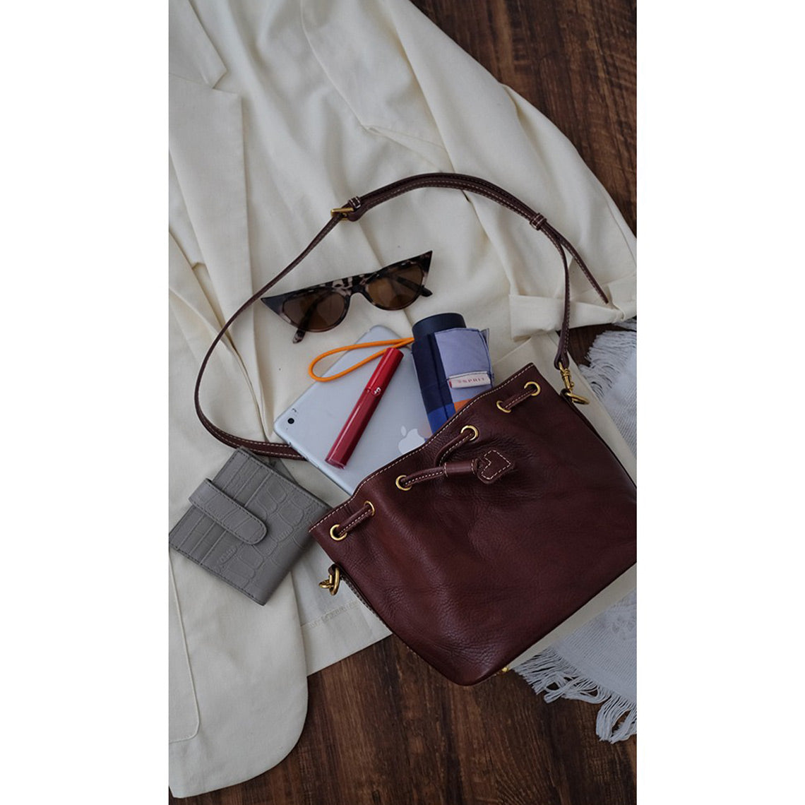 Full Grain Leather Small Bucket Bag Interior - POPSEWING®