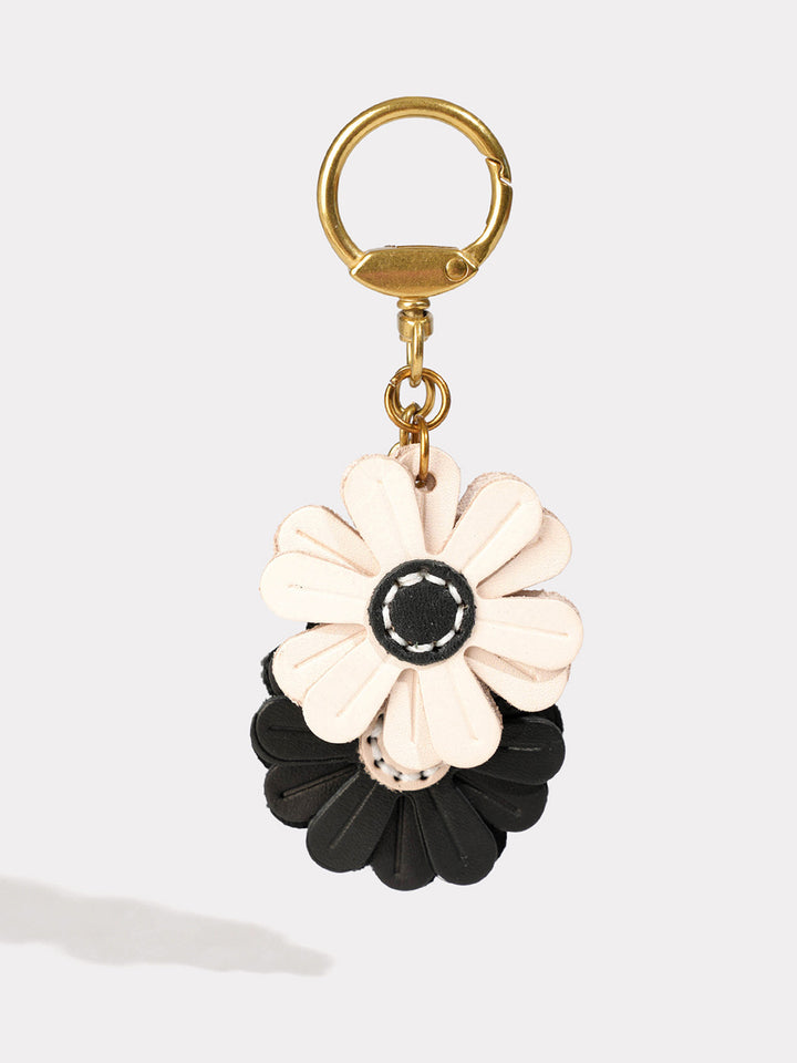 Black and white flower leather keychain