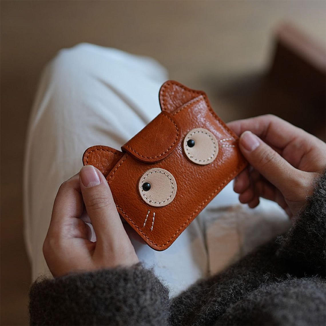 ベジタブルタンニンレザーの小さな子猫ポーチ｜猫型財布 – POPSEWING®