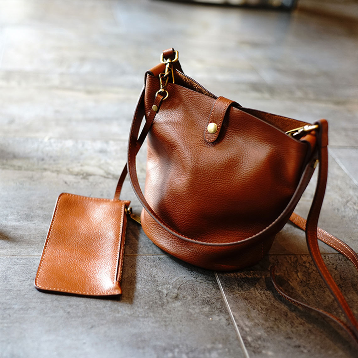 Vegetable Tanned Leather Small Bucket Bag