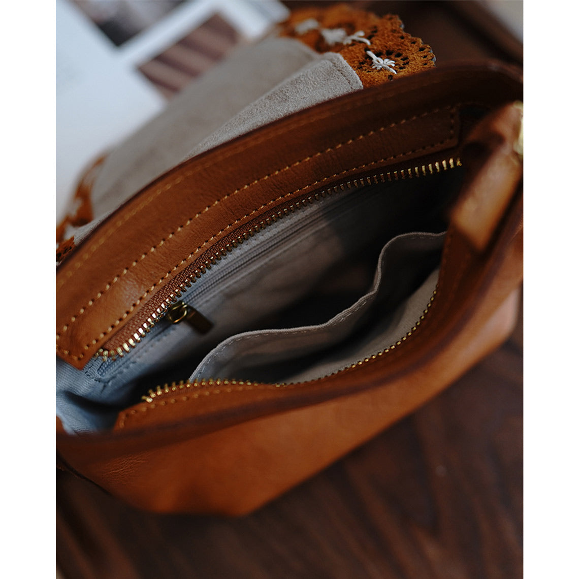 Vegetable Tanned Leather Small Crossbody Bag | Elegant