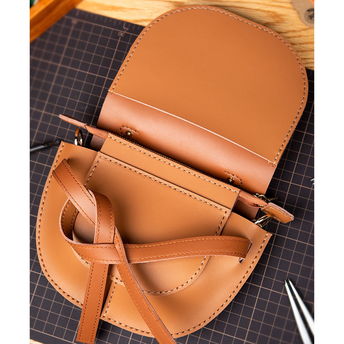 Tan saddle bag with a belt style  | POPSEWING