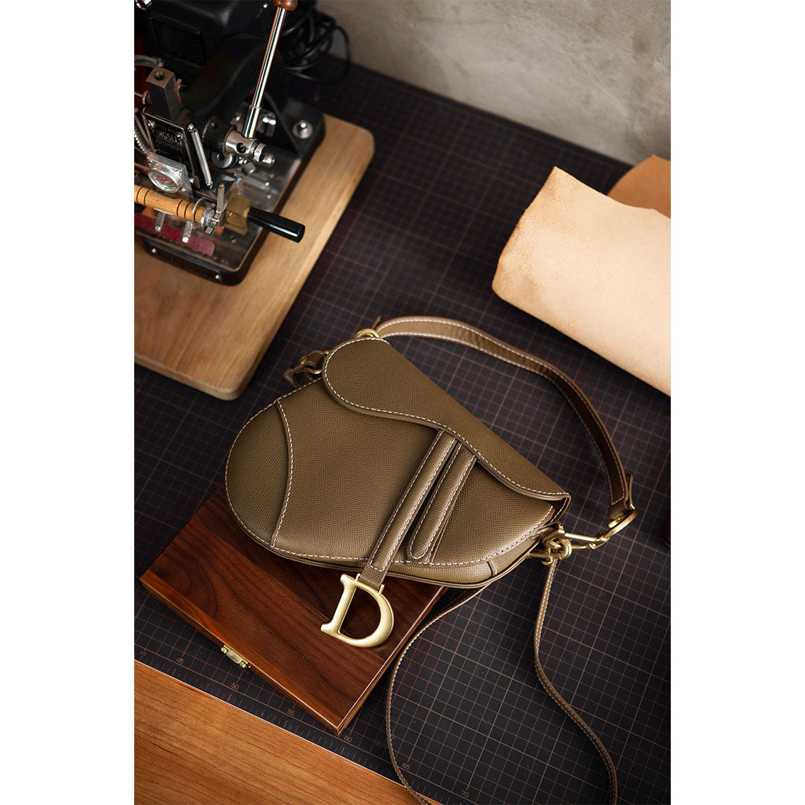 Crossbody Saddle Bag with Big D - Tan Leather DIY Saddle – POPSEWING®