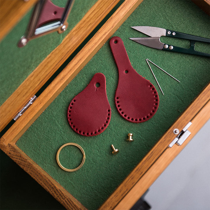 DIY Keychain Kits | Handmade APPLE AirTag Leather Holder Red - POPSEWING™