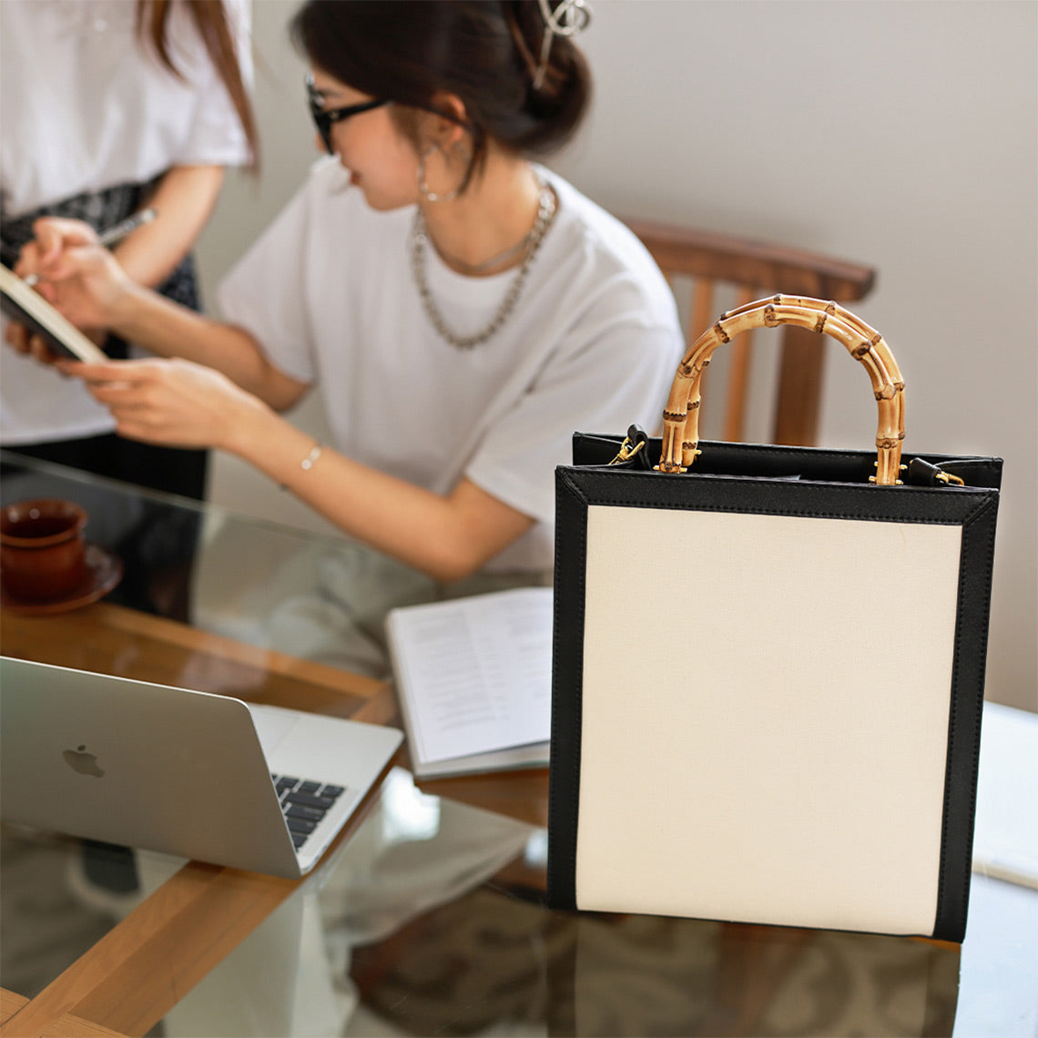 Minimalistic Style Tote Handbag Black - Handmade Gift Ideas - POPSEWING™