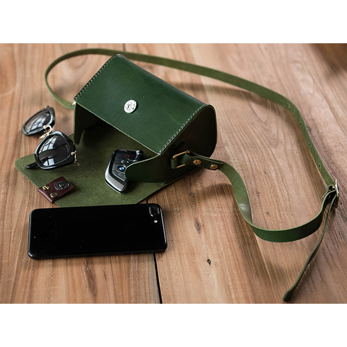 Leather crossbody bag green | DIY handmade gift ideas for birthday, Christmas