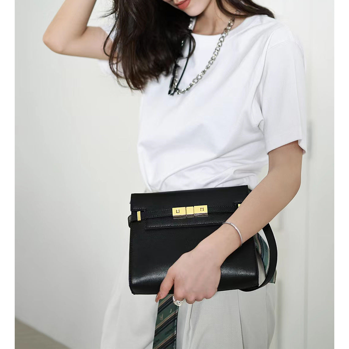 Medium Square Crossbody Handbag in Black | Handmade Women's Crossbody Bag - POPSEWING™